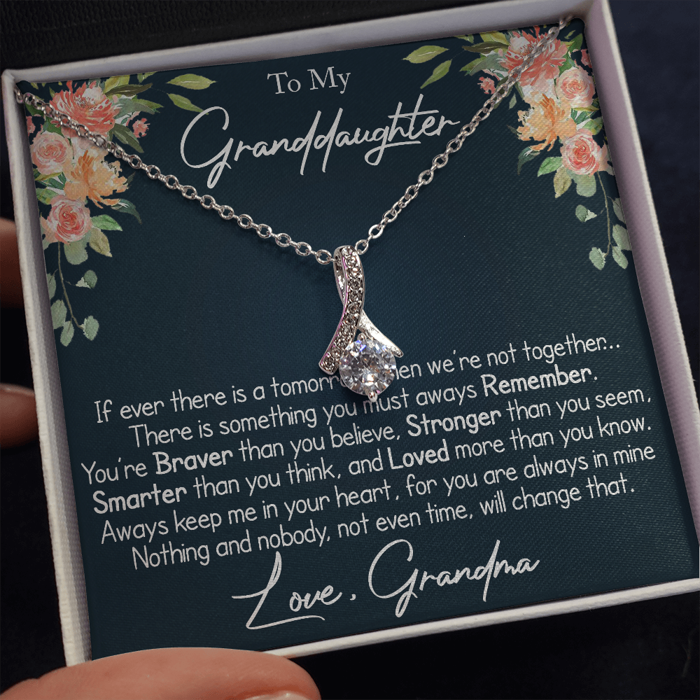 To My Granddaughter Birthday Gift From Grandma Beauty Alluring Necklace Chain with Inspirational Message